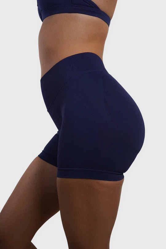 RECOIL SCRUNCH SHORTS - BLACK - Keep - Us
