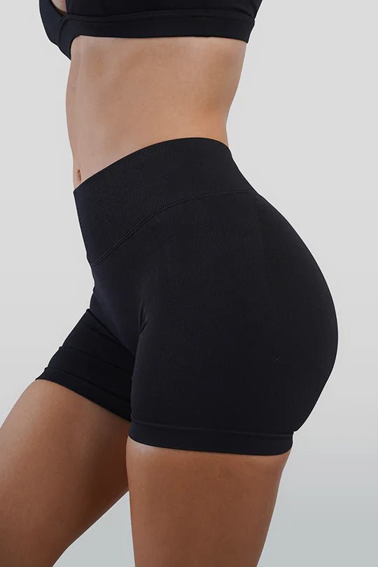 RECOIL SCRUNCH SHORTS - BLACK - Keep - Us
